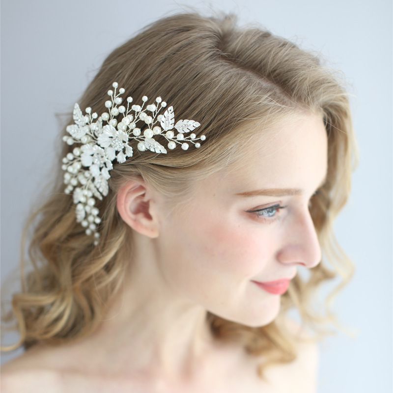 Elegant Pearl Floral Bridal Hair Comb