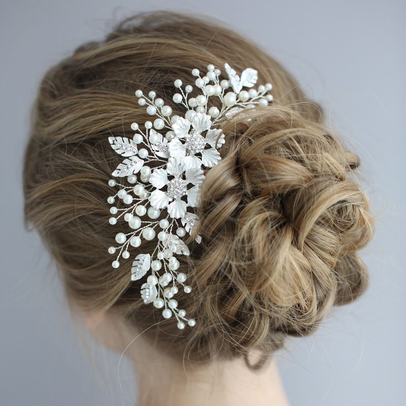 Elegant Pearl Floral Bridal Hair Comb