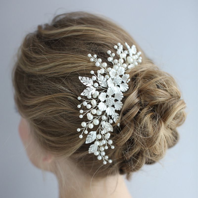 Elegant Pearl Floral Bridal Hair Comb